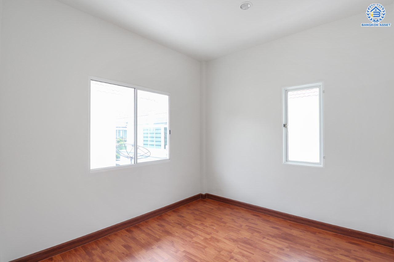 บ้านมือสองตกแต่งใหม่ แบรนด์ Property Perfect ม.เพอร์เฟคพาร์ค พระราม5-บางใหญ่ (ซ.วัดพระนอน) เนื้อที่ 35.8 ตร.ว. บ้านแฝดฟังก์ชันระดับบ้านเดี่ยว! 3 ห้องนอน 2 ห้องน้ำ 1 ที่จอดรถ Private Zone พร้อม Facilities ครบครัน บนทำเลเชื่อมต่อถนนกาญจนาฯ ใกล้ทางด่วน ศรีรัช-วงแหวนฯ เซ็นทรัลเวสต์เกต และรถไฟฟ้าสายสีม่วง "สถานีตลาดบางใหญ่"...